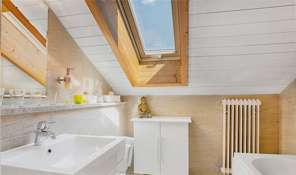 Bad mit Ausblick in der Fewo